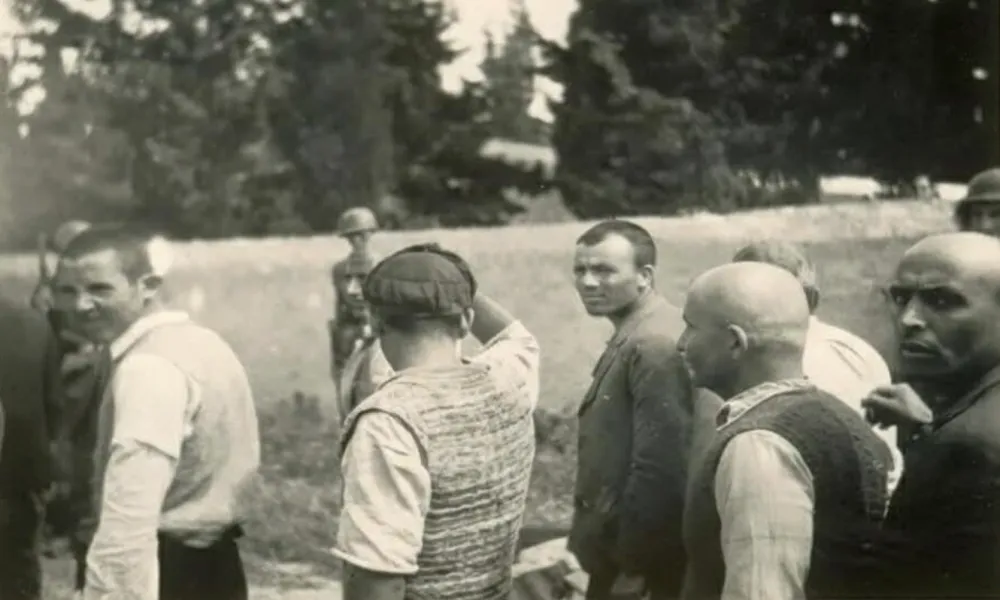 Στη δημοσιότητα σπάνιες φωτογραφίες από την εκτέλεση των 200 στην Καισαριανή