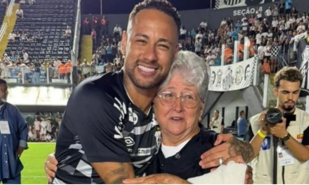 Νεϊμάρ: Έκανε πραγματικότητα το όνειρο μιας ηλικιωμένης φιλάθλου