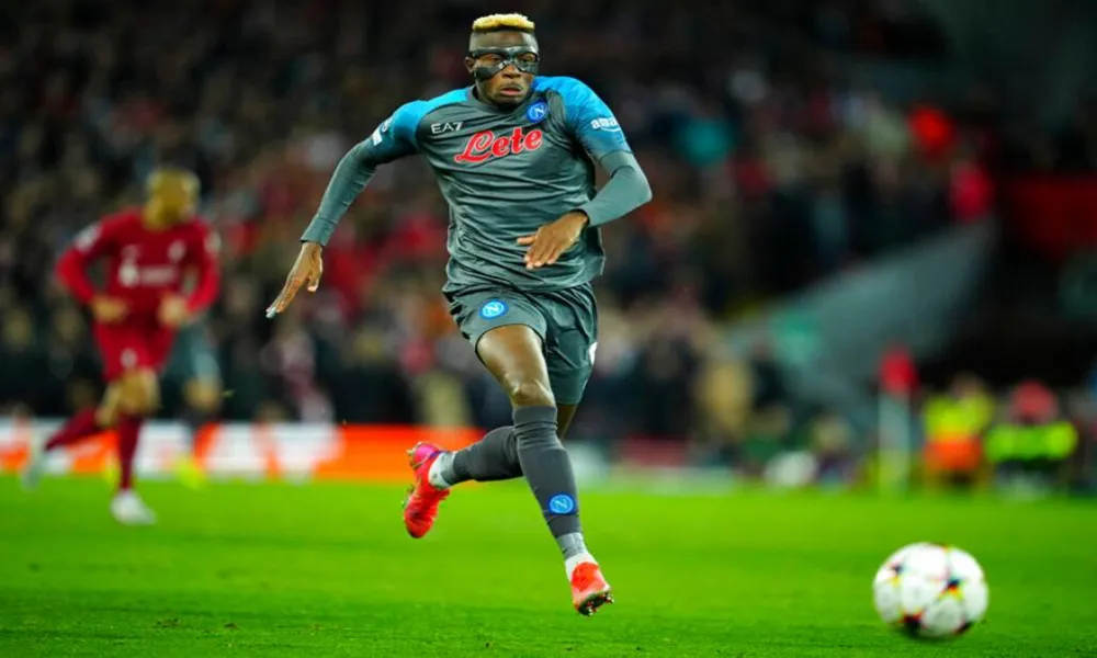 Όσιμεν: «Η Γιουβέντους έκανε πρόταση για να με αποκτήσει, αλλά ο Ντε Λαουρέντις δεν το συζήτησε καν»