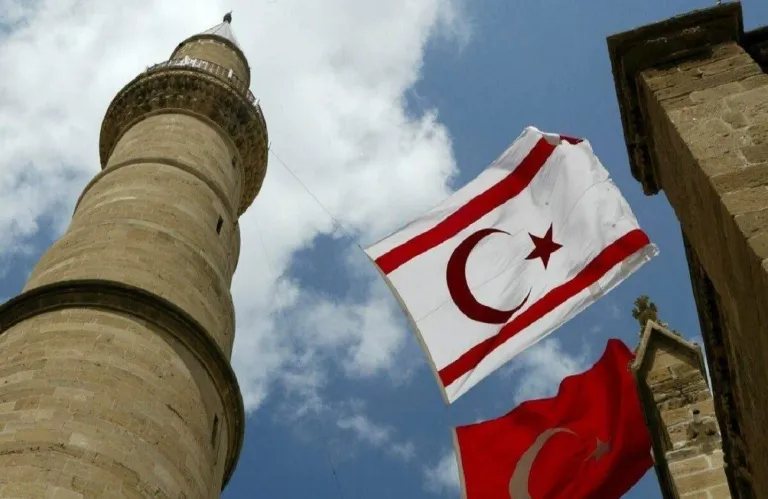 Χωρίς ψηφοφορία για καλώδιο οπτικών ινών έληξε η 19ωρη συνεδρίαση της «βουλής»