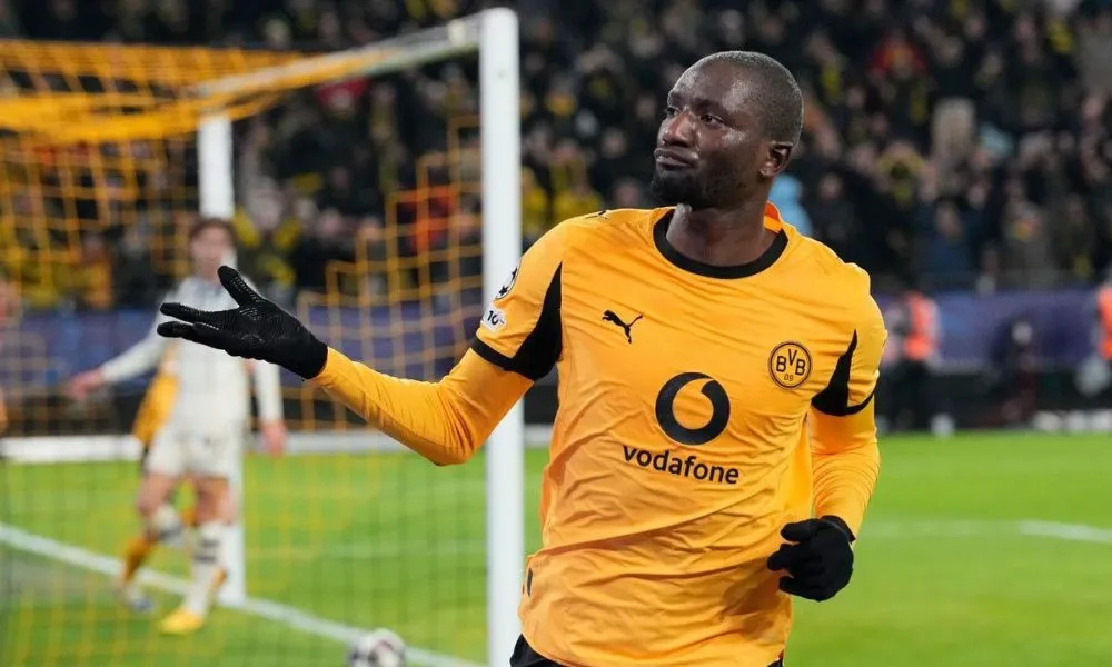 «Καθαρή» νίκη της Ντόρτμουντ και προβάδισμα