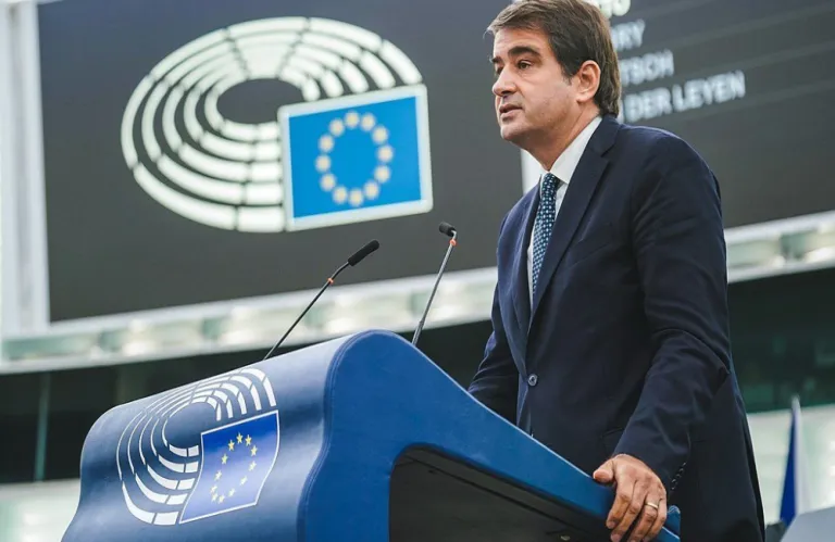 Κομισιόν: Στρατηγική ενίσχυσης και επενδύσεων στα ανατολικά σύνορα της ΕΕ για να μην εγκαταλειφθούν