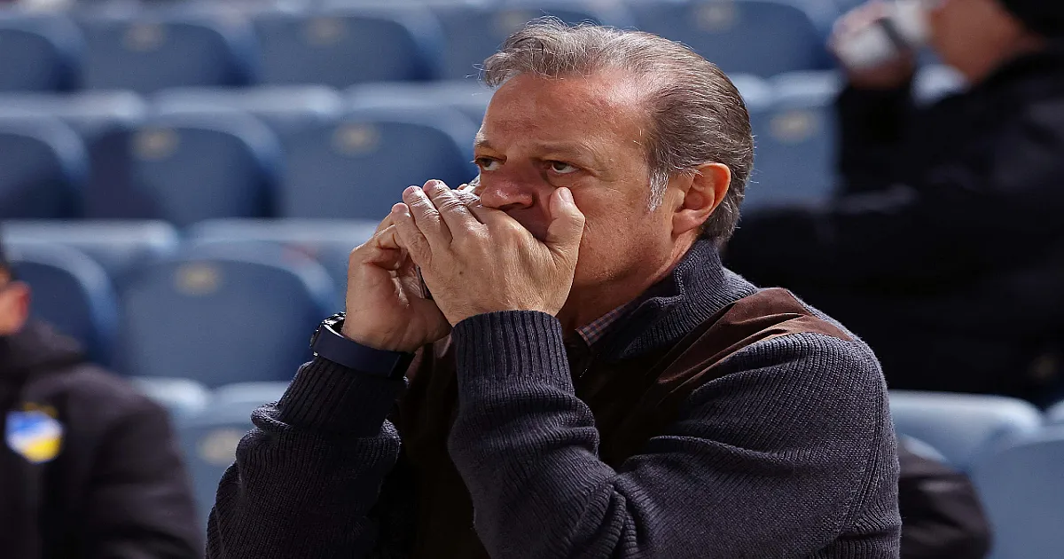 Prodromos Petrides Resigns Leaving APOEL With Major Debt and Difficult ...