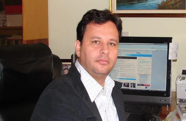 «Η ιατρική δεν είναι μαθηματικά»: Παρέμβαση Κούμα μετά τον έλεγχο της Ελεγκτικής (ηχητικό)