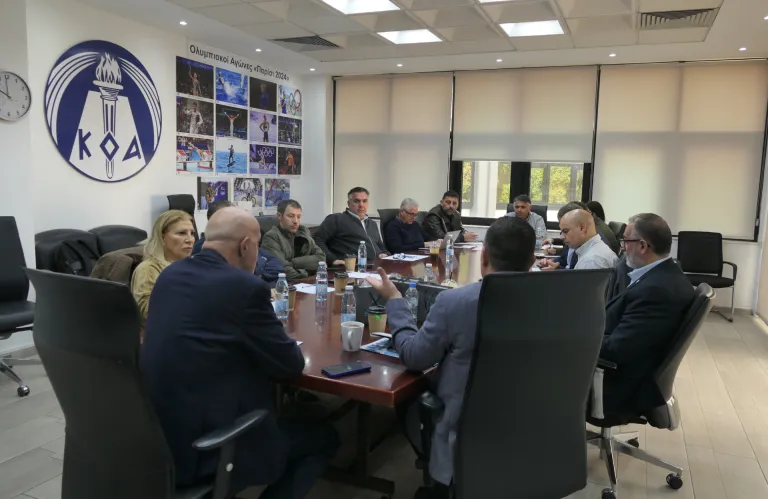 Η αναβάθμιση του γηπέδου στη Γεροσκήπου στο επίκεντρο συνάντησης στον ΚΟΑ