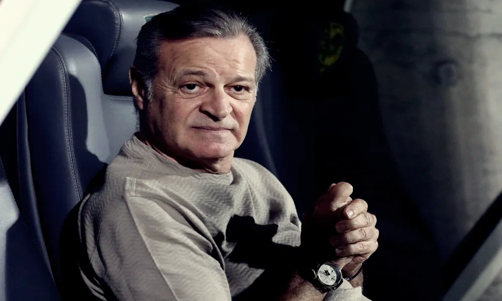 Μπαίνει άμεσα σε ρόλο κριτή!