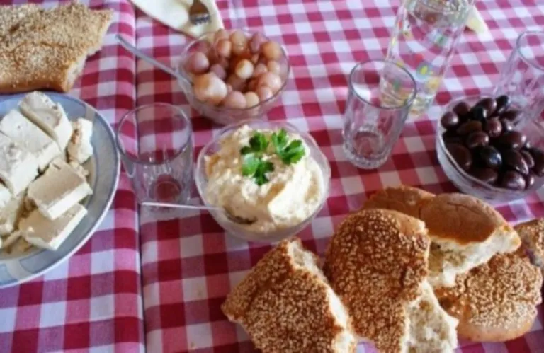 Πόσο θα μας κοστίσει το τραπέζι της Καθαράς Δευτέρας;