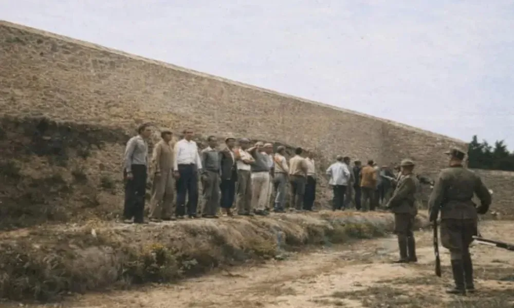 Η Ελλάδα απέκτησε τις φωτογραφίες από την εκτέλεση των 200 στην Καισαριανή