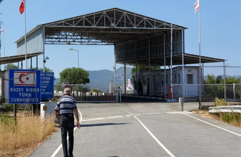 Αφθώδης πυρετός: Την οδό του εμβολιασμού ακολούθησαν οι Τ/κ - Συνεργασία μέσω Τεχνικής Επιτροπής για Υγεία