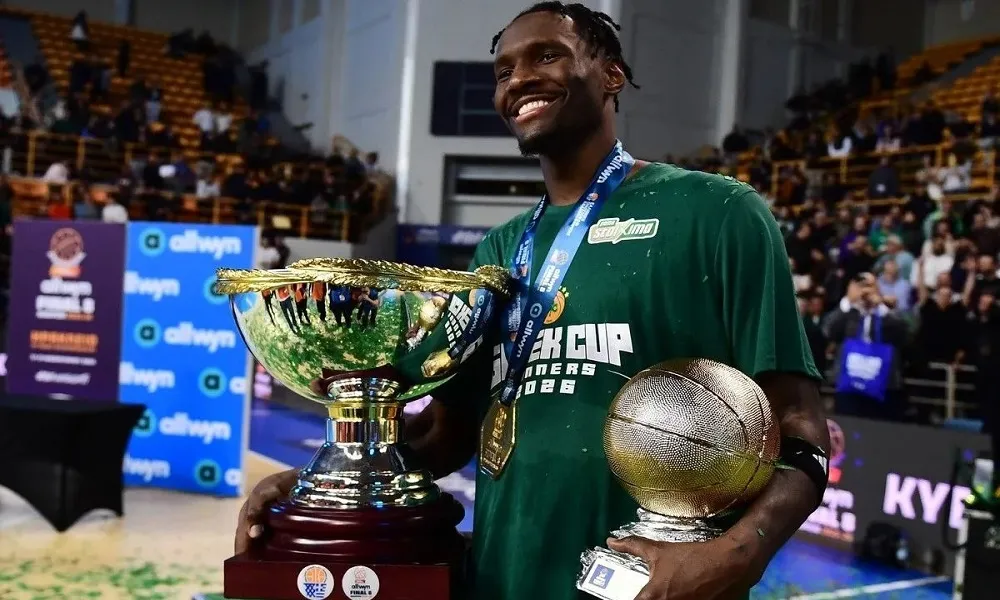 Το μήνυμα του MVP Χέιζ-Ντέιβις: «Ευχαριστώ τον πρόεδρο που με έφερε»