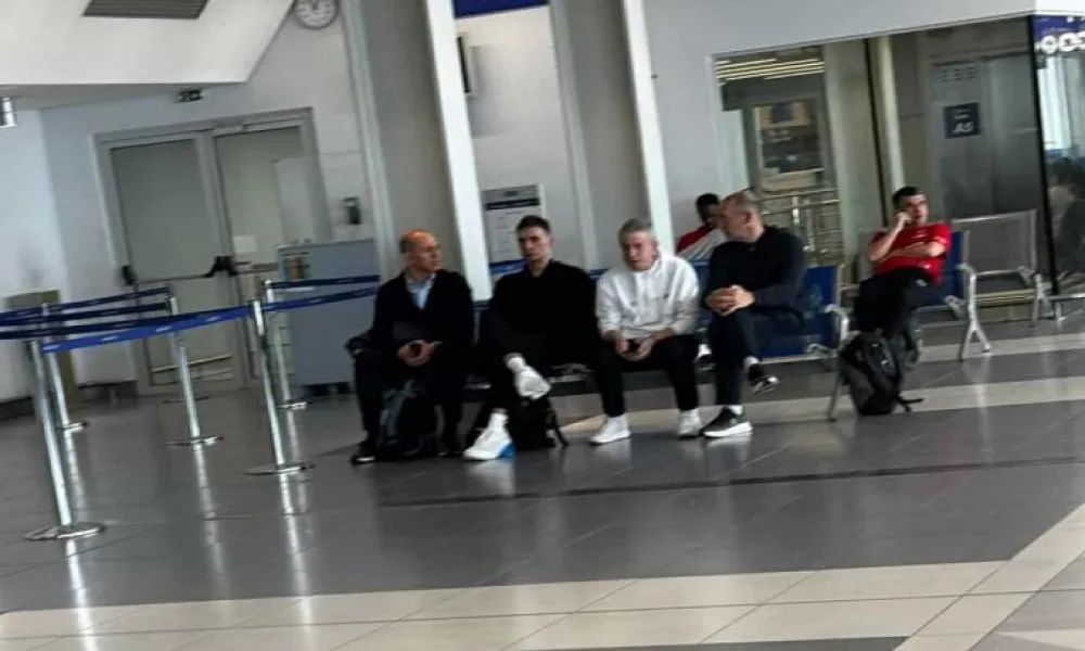 Τα είπαν για αρκετή ώρα Αγγελόπουλοι-Μπαρτζώκας