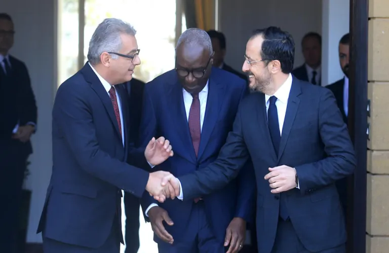 Τερτίπια Ε/κ πλευράς λίγο πριν τη συνάντηση: «Δεν δεχόμαστε παιχνίδια χειραγώγησης», λέει ο Έρχιουρμάν - Η ανάρτηση για το σχολείο Ριζοκαρπάσου