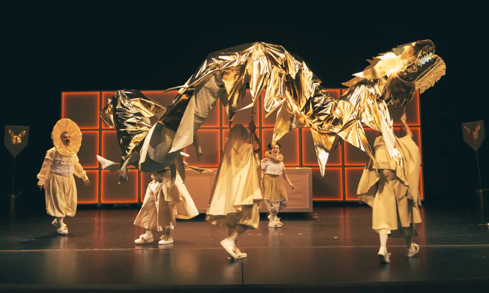 Δύο τελευταίες παραστάσεις για τα «Τα καινούρια ρούχα του βασιλιά»