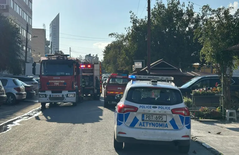 Έκτακτο: Φωτιά στον Άγιο Νικόλαο - Στις φλόγες αίθουσα κατηχητικών