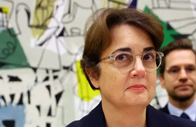 Γαλλία: Παραιτήθηκε η διευθύντρια του Μουσείου του Λούβρου