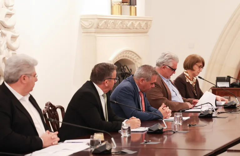 Αναμένουν πράξεις από Κυβέρνηση λένε οι συντεχνίες