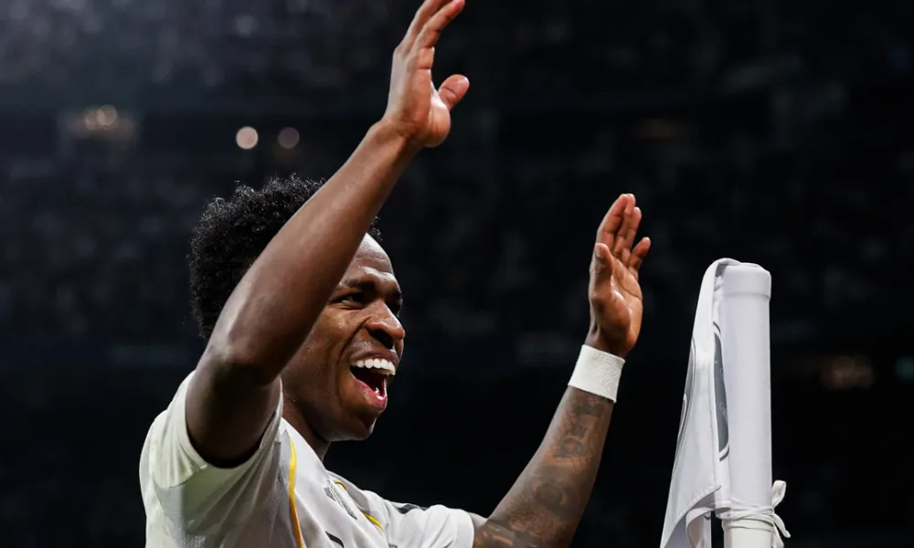 Με... υπογραφή Βινίσιους πέρασε το εμπόδιο της Μπενφίκα η Ρεάλ