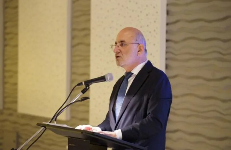 Λάβρος κατά Βαφεάδη ο Ορφανίδης