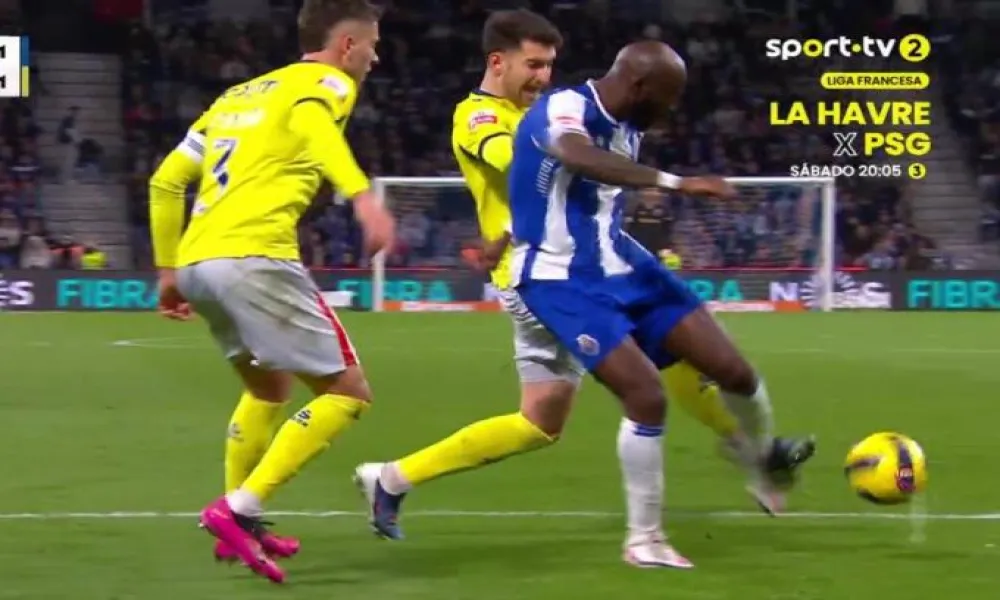 Η Μπενφίκα ανάρτησε βίντεο με ανύπαρκτο πέναλτι που δόθηκε υπέρ της Πόρτο