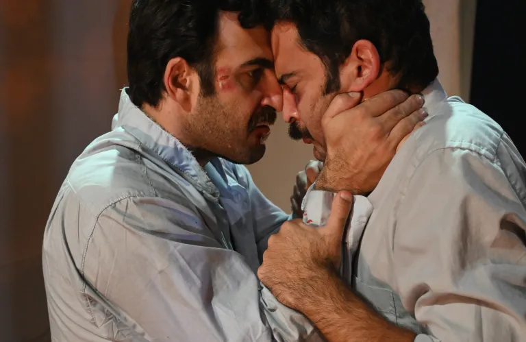 «Το Νησί» επιστρέφει για περιορισμένο αριθμό παραστάσεων σε Λεμεσό και Λευκωσία