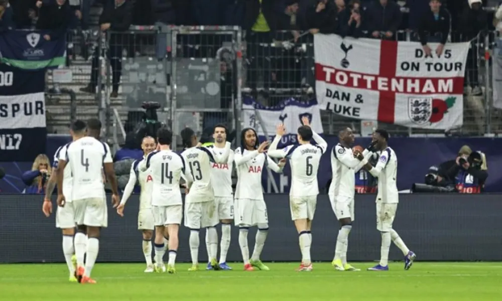 Η UEFA τιμώρησε την Τότεναμ για ρατσιστική συμπεριφορά οπαδών της