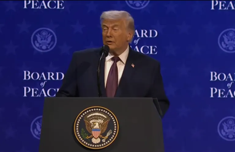 Τραμπ στο Politico: Οι Ιρανοί ξεμένουν από πυραύλους και εκτοξευτές - Δηλώνει ανοιχτός σε συνεργασία