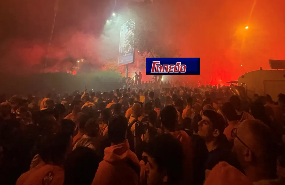 ΦΩΤΟΣ: Ο κακός χαμός στον εξώστη για τους πρωταθλητές του ΑΠΟΕΛ 