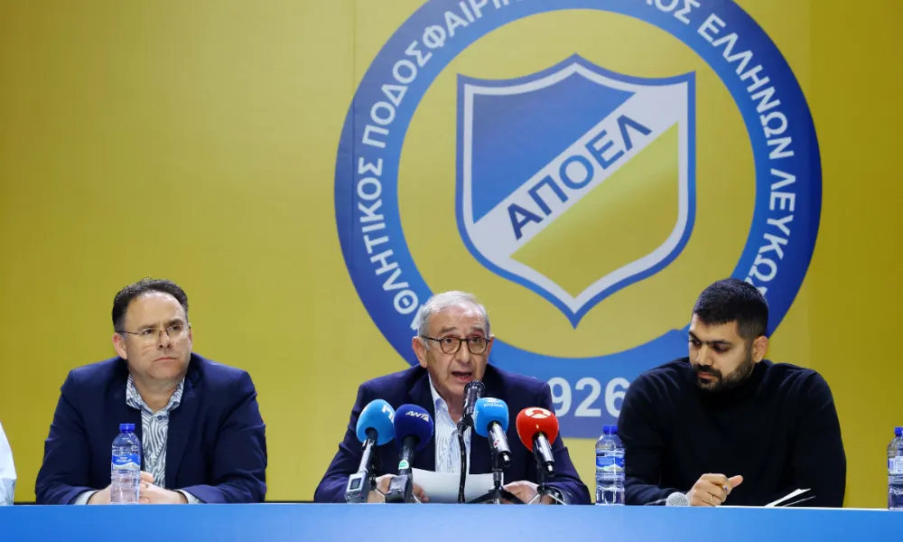 Παραιτήθηκαν, δεν σημαίνει ότι θα φύγουν όλοι… Μπορεί και κανένας