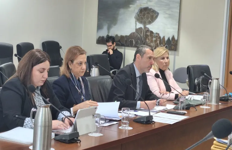 Έλλειψη νοσηλευτών και δημόσια νοσηλευτήρια ψηλά στην ατζέντα του Υπουργείου Υγείας