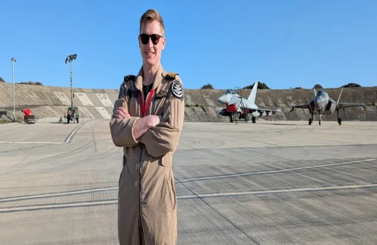 Ο Βρετανός πιλότος του F-35 που κατέρριψε ιρανικό drone, το γιόρτασε με μια μπίρα... Keo - Το αφιέρωμα του Guardian που έγινε viral