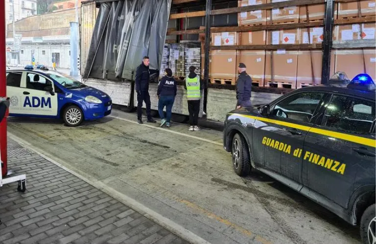 Συναγερμός μετά από κατάσχεση 10 εκατ. πυροκροτητών που φέρονται να προορίζονταν για Κύπρο (ηχητικό)