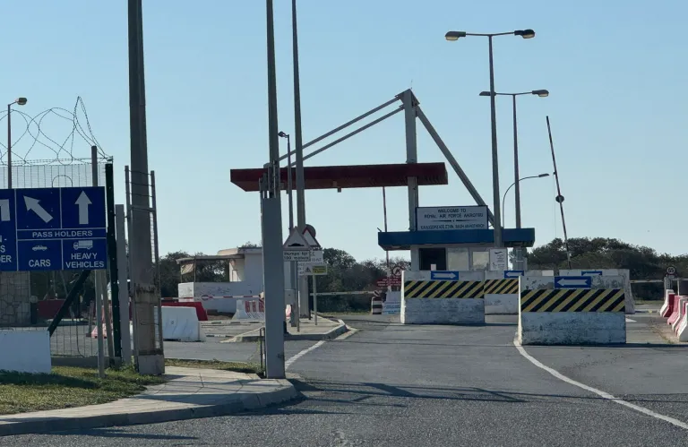 Κλειστά τα σχολεία και την Δευτέρα στο Ακρωτήρι