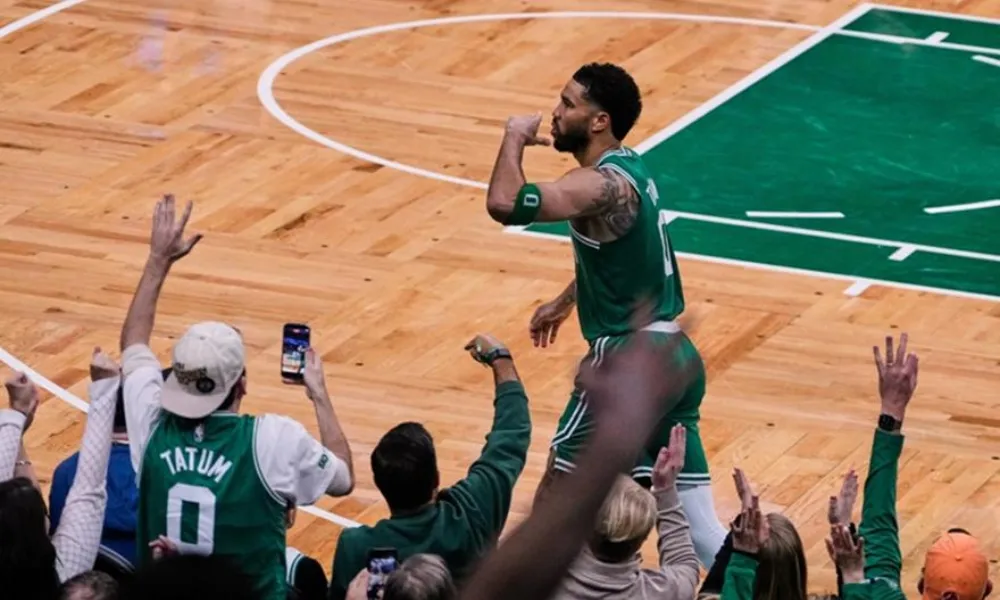 Τέιτουμ με 15 πόντους στην επιστροφή από επέμβαση στον αχίλλειο, νίκη των Σέλτικς επί των Μάβερικς