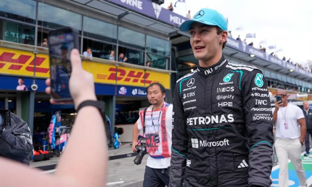 Κυρίαρχος Ράσελ στην Αυστραλία: Πρώτη pole για το 2026 και εμφατικό 1-2 της Mercedes