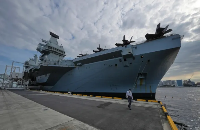 UK Aircraft Carrier 'Prince of Wales' on High Alert for Middle East Deployment