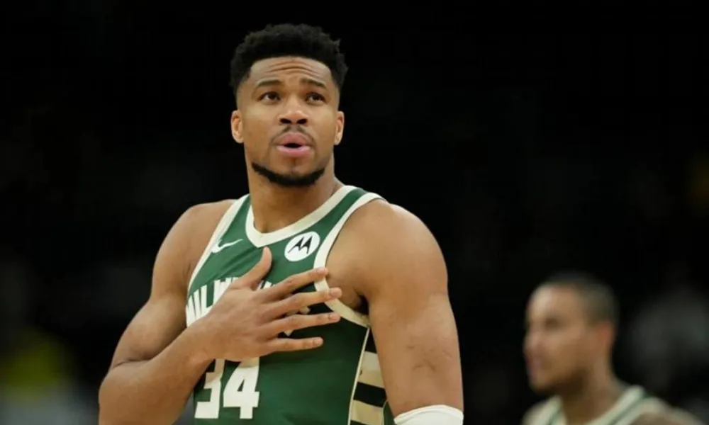 Με ηγέτη τον Αντετοκούνμπο οι Μπακς έσπασαν το αρνητικό σερί απέναντι στους Τζαζ