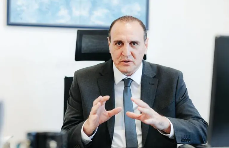 Ο ΔΗΣΥ απαντά στον Στεφάνου: «Οι απλοϊκές πολιτικές του ΑΚΕΛ εφαρμόστηκαν και κατέστρεψαν τον τόπο»