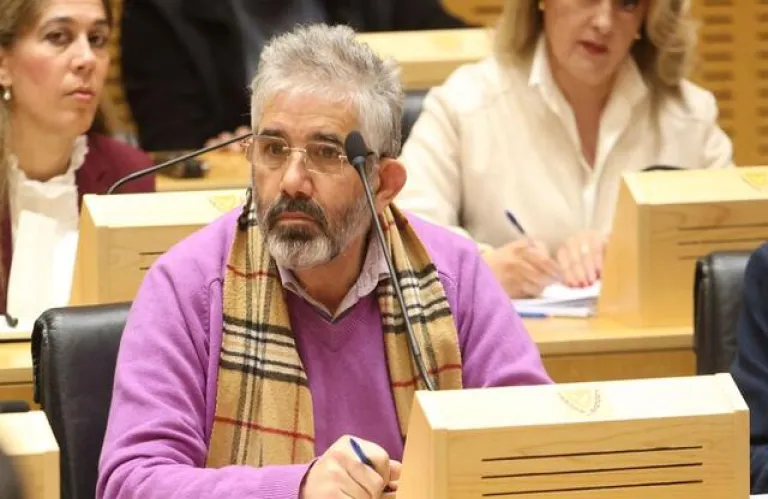 Αφθώδης πυρετός: Πού ήταν ο διευθυντής των Κτηνιατρικών την ώρα που συνεδρίαζε η Βουλή;