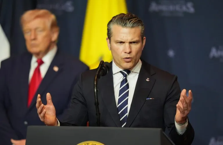 Χέγκσεθ: Ο Μοτζτάμπα Χαμενεΐ έχει τραυματιστεί και πιθανότατα έχει παραμορφωθεί