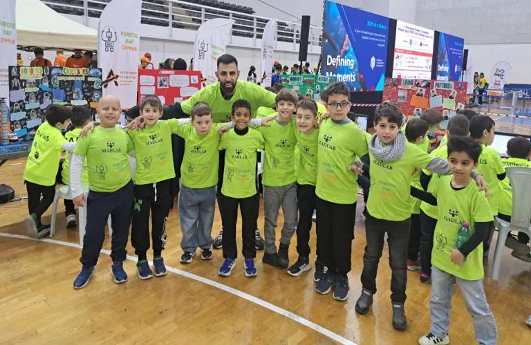 Διάκριση για μαθητική ομάδα ρομποτικής από το φροντιστήριο Madlab - Πρώτη θέση στον σχεδιασμό στο Robotics Day Cyprus