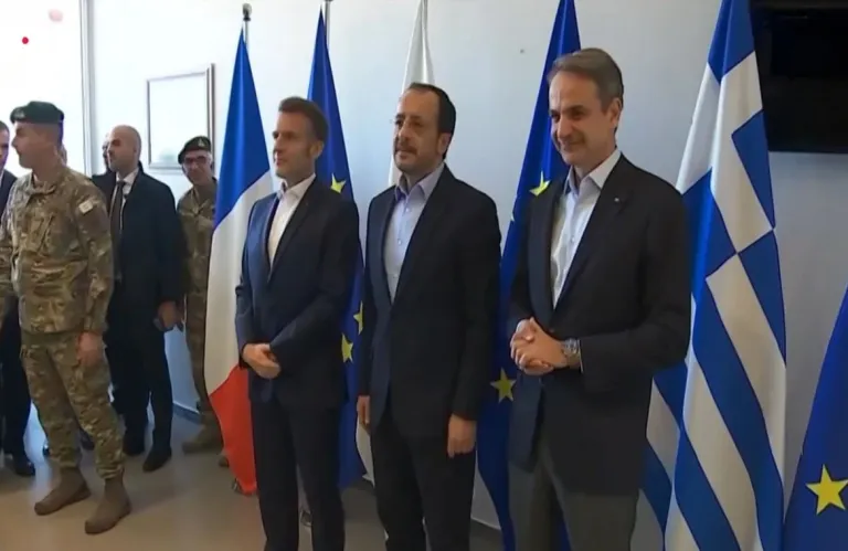 Στη μισή πατρίδα ευτυχισμένοι;