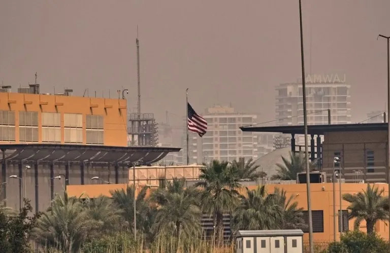 Εικόνες και βίντεο από την πρεσβεία των ΗΠΑ στη Βαγδάτη που δέχθηκε πυραυλική επίθεση