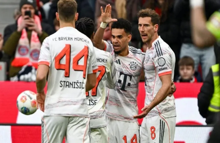 Άντεξε με 9 (!) και έπιασε βαθμό η Μπάγερν Μονάχου