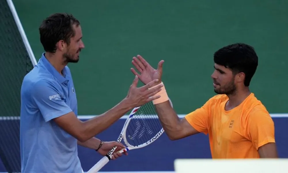 Indian Wells: Απέκλεισε τον Αλκαράθ ο Μεντβέντεφ, στον τελικό με Σίνερ