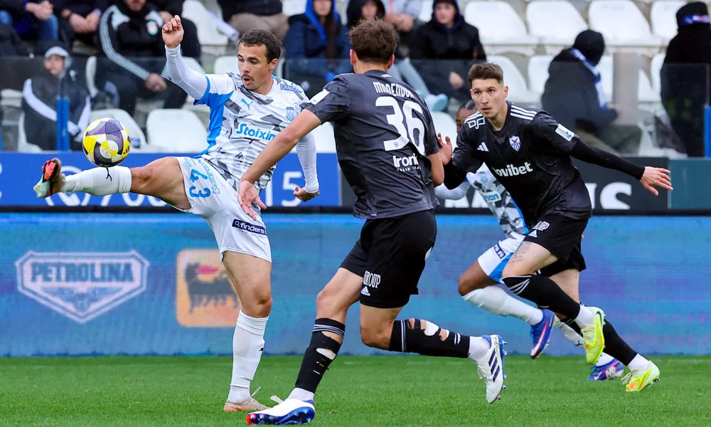 Η ανεβασμένη Ανόρθωση έμεινε όρθια και με τον Απόλλωνα που έφυγε... πληγωμένος από το «Παπ»