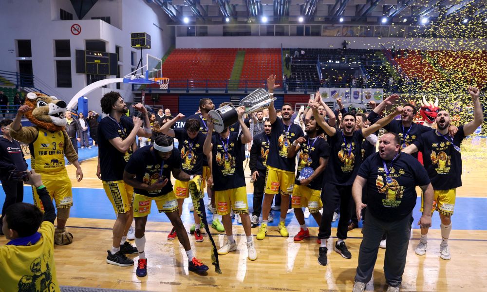 ΦΩΤΟ: Κλικς από τους πανηγυρισμούς των κυπελλούχων!