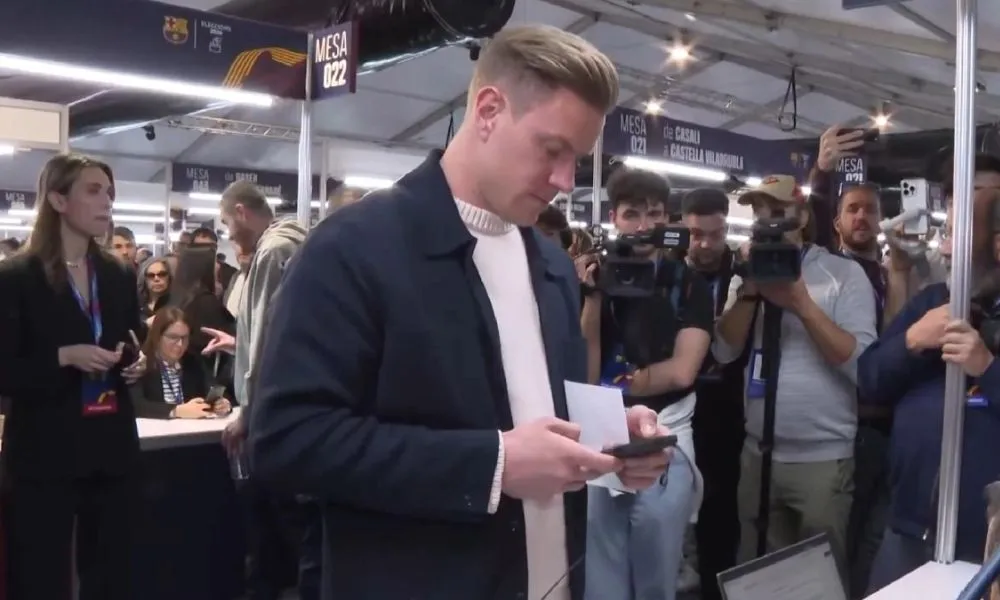 O Τερ Στέγκεν πήγε να ψηφίσει στις εκλογές της Μπαρτσελόνα και έφαγε πόρτα