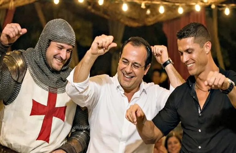 Η νέα σταυροφορία, ο Μικρός Νικολό και ο Ρονάλντο