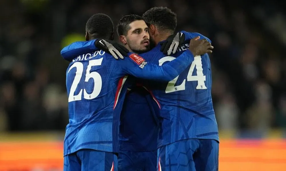 Κανονικά στο Τσέλσι-Παρί ο Πέδρο Νέτο, δεν τιμωρείται για το περιστατικό με το ball-boy!