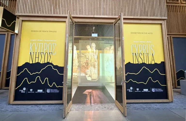 Η έκθεση «Cyprus Insula: Ιστορία, Μνήμη, Πραγματικότητα» ταξιδεύει στις Βρυξέλλες (εικόνες)